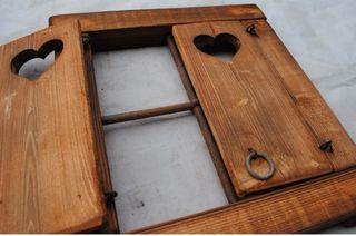 Finestra Rustica Legno con Cuori