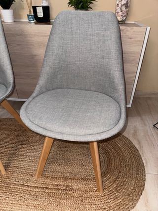 Mesa de cristal redonda con 4 sillas