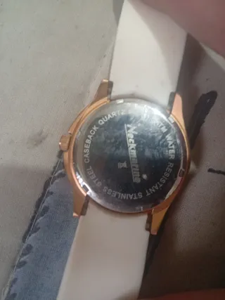 Reloj Neckmarine Dorado y Blanco