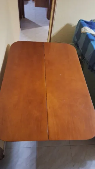 Mesa de comedor extensible de madera