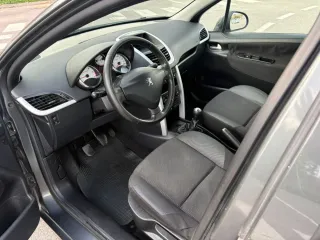 Peugeot 207 2012