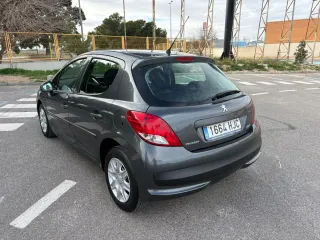 Peugeot 207 2012
