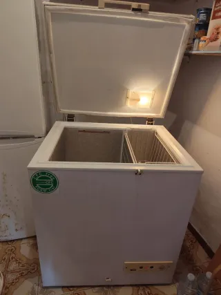 Arcón congelador Firstline