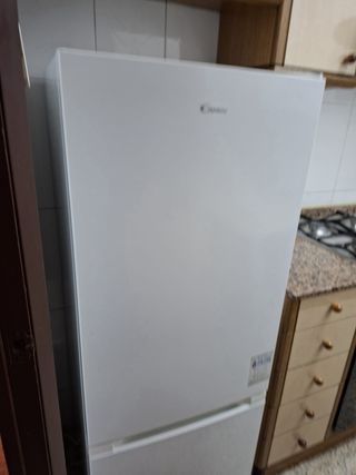 Nevera Candy Blanca EN BARCELONA CIUDAD