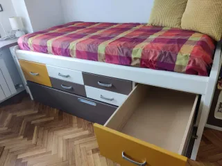 Dormitorio juvenil completo casi nuevo