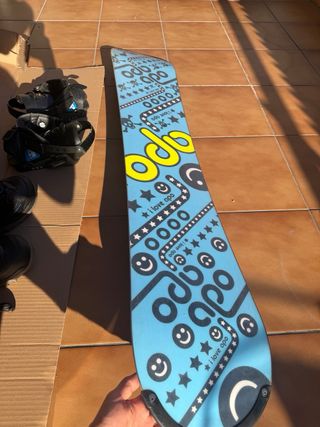 Snowboard 147cm con fijaciones