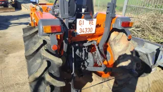 Tractor Kubota L 4200 con pala