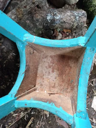 Taburete madera azul y blanco para restaurar