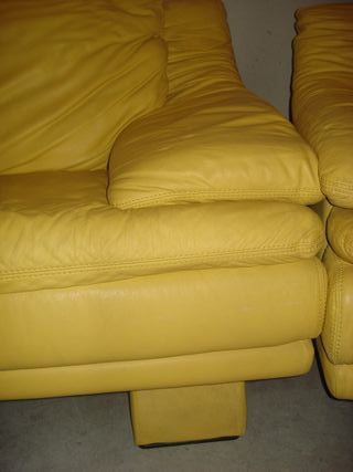 Divano in pelle giallo