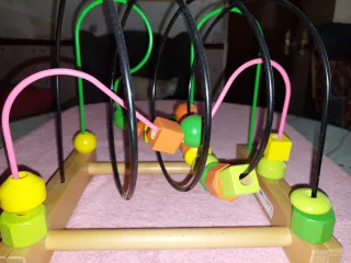 Laberinto de Cuentas de Madera