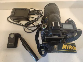 Cámara digital Nikon D90 + objetivo Nikkor 18-105