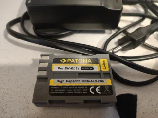 Cámara digital Nikon D90 + objetivo Nikkor 18-105