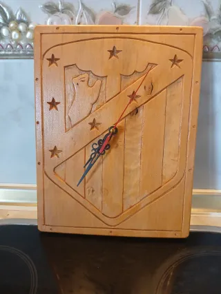 Reloj de Madera Escudo Atlético de Madrid