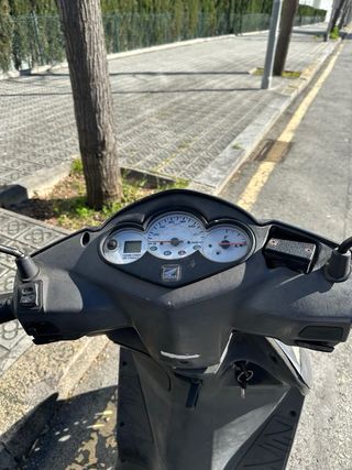 Honda Dylan 125 Scooter Negra
