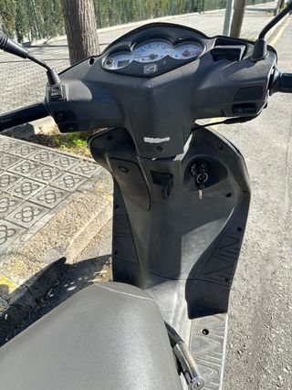 Honda Dylan 125 Scooter Negra