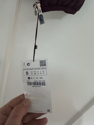 Chaleco Zara Man Talla S, Color Granate