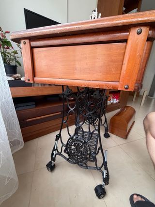 Máquina de coser Singer antigua