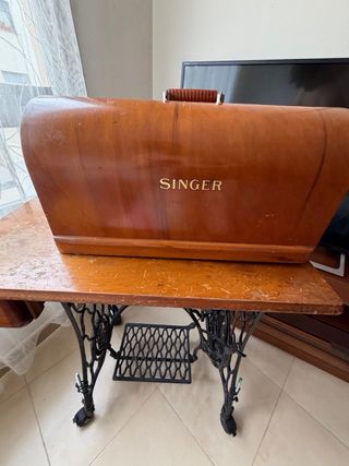Máquina de coser Singer antigua