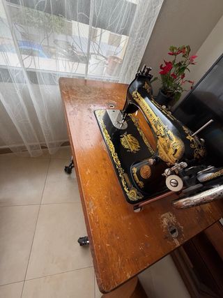 Máquina de coser Singer antigua