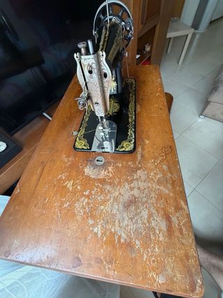 Máquina de coser Singer antigua