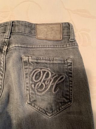 Pantalones vaqueros grises