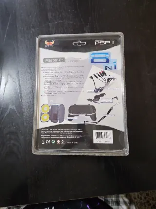 Kit Accesorios PSP 2000 8 en 1