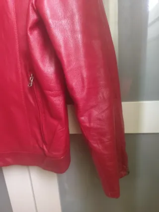 Chaqueta de cuero granate