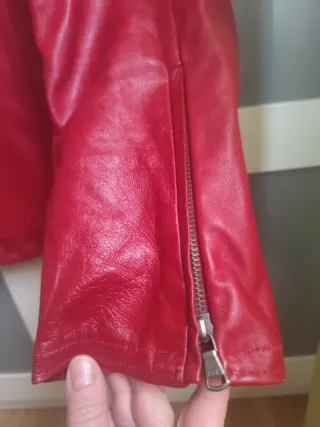 Chaqueta de cuero granate