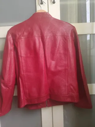 Chaqueta de cuero granate