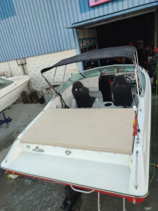 Barco deportivo mercruiser