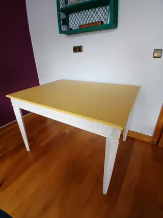 Mesa de cocina madera blanca y amarilla Vintage