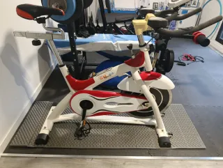 Bicicleta Spinning Estatica MG 701-20 Disco 20kg