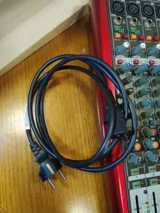 Mesa de mezclas Behringer Xenyx UFX1204 USB