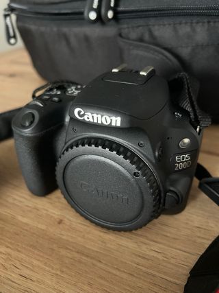 Cámara Canon EOS 200D + Lente 18-55mm + Mochila