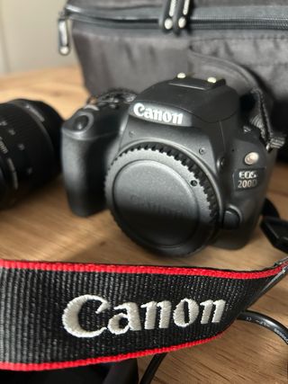 Cámara Canon EOS 200D + Lente 18-55mm + Mochila