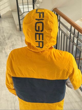 Parka Tommy Hilfiger amarilla y azul Talla S