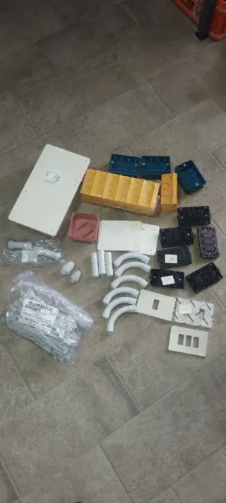 Materiale elettrico vario