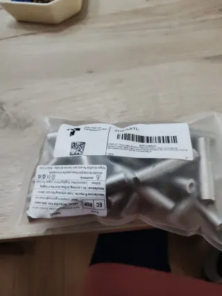 Tirador de metal plateado hay unos 18 o 20 todos 1