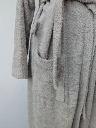 Accappatoio in spugna beige con cappuccio