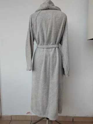 Accappatoio in spugna beige con cappuccio