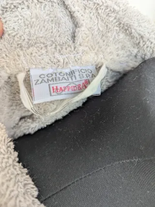 Accappatoio in spugna beige con cappuccio