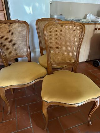 Conjunto provenzal . mueble   mesa y  4  sillas