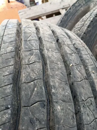 Ruedas de camión con llantas de aluminio