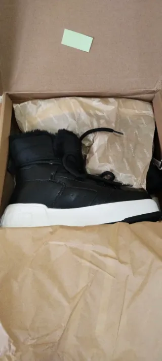 Talla 38. Botines forro cálido.