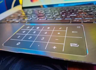 ASUS Zenbook Flip 13" i5 Táctil 360° 2TB Tablet PC