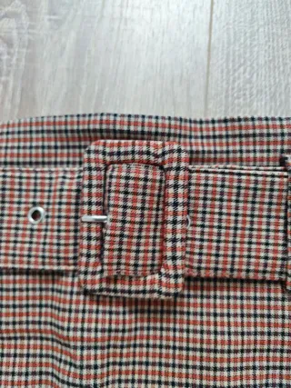 Falda de cuadros con cinturón