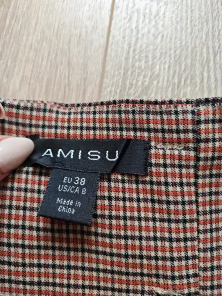 Falda de cuadros con cinturón