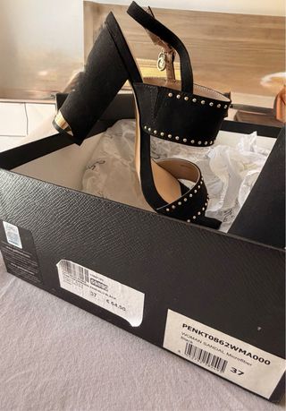 Sandali Gattinoni neri borchiette dorate