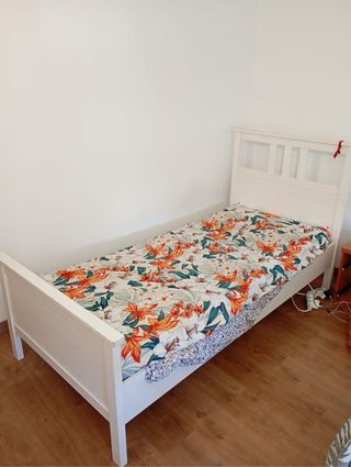 Cama individual blanca con somier 190*90
