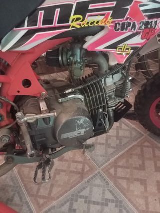 Moto de Cross circuito